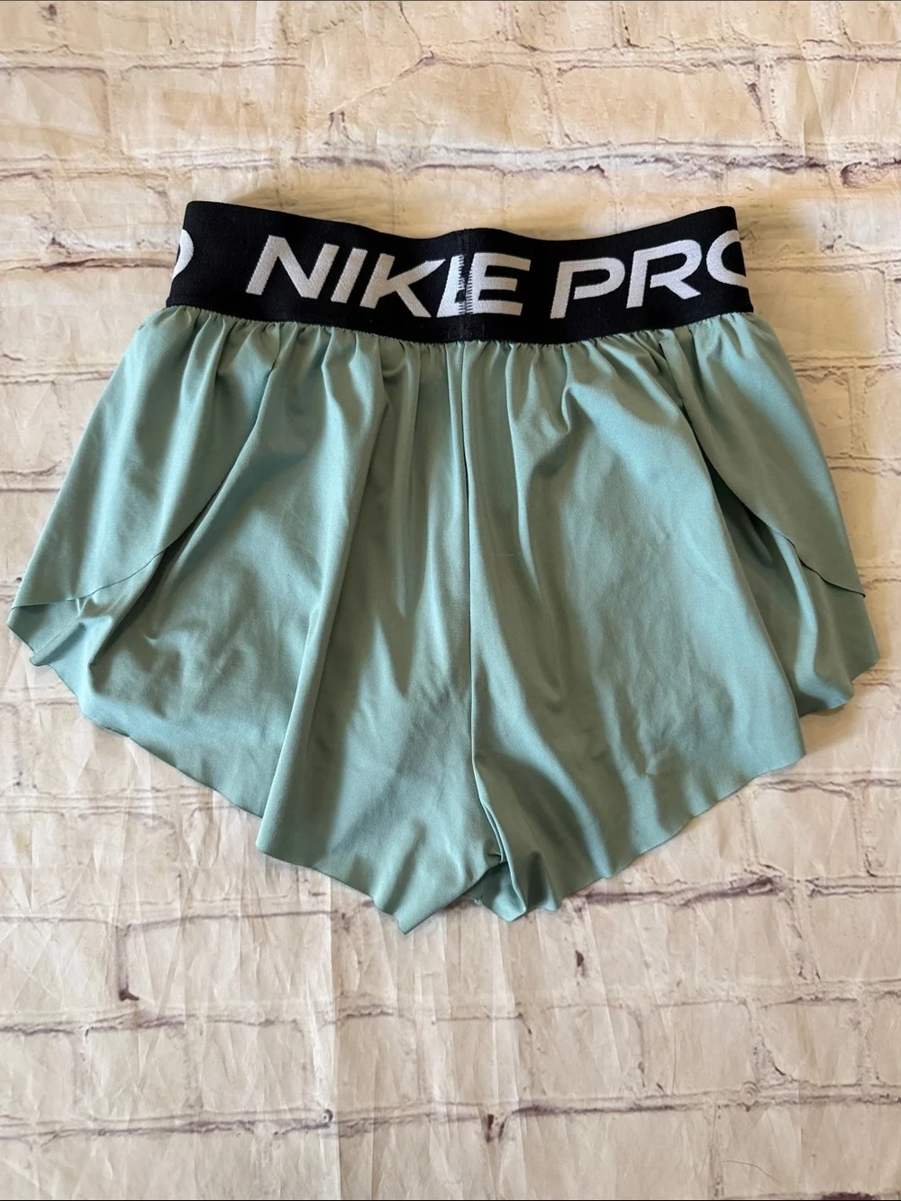 Nike Pro Girls Sage Green 2-in-1 Athletic Shorts Size Small Big Kid